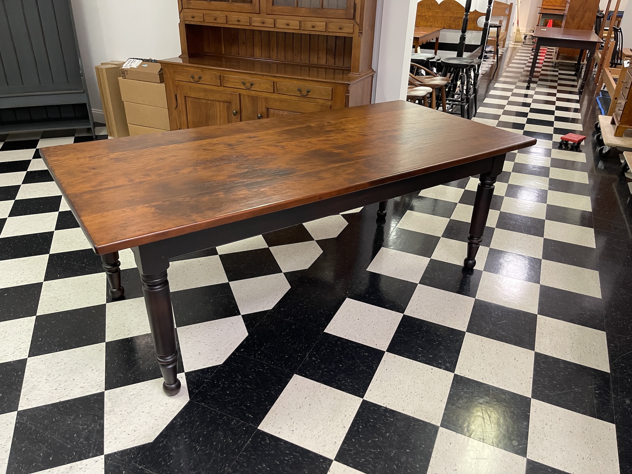 7ft X 39 3/4in Gettysburg Farmhouse Table - Cherry Wood Top - Painted Base Image