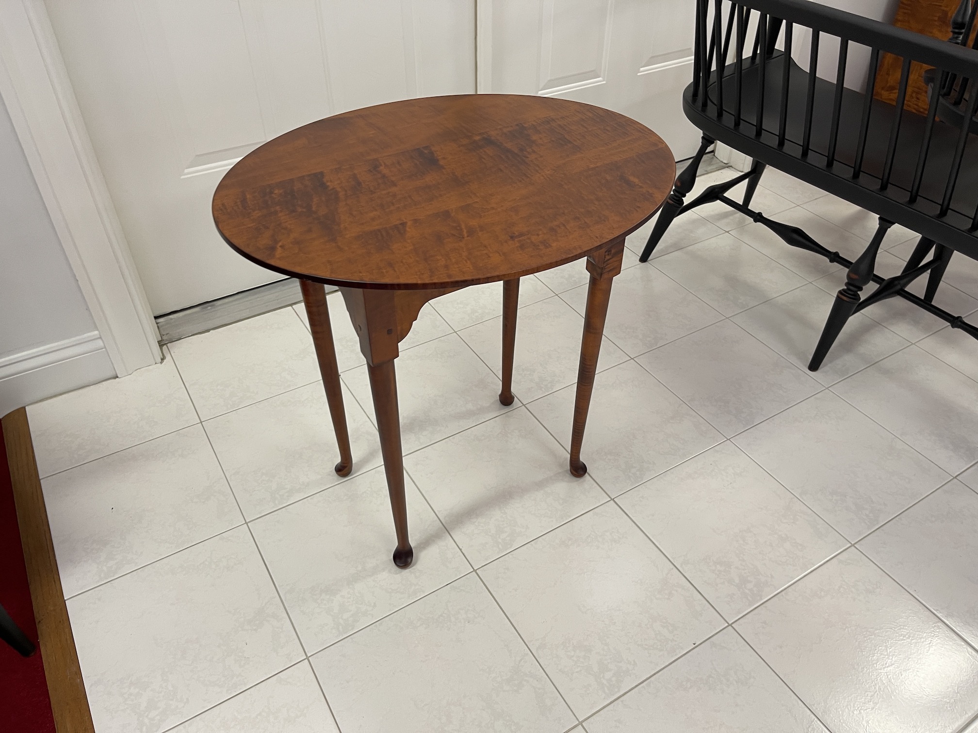 Tiger Maple Wood Oval Queen Anne Tea Table - New Model Image