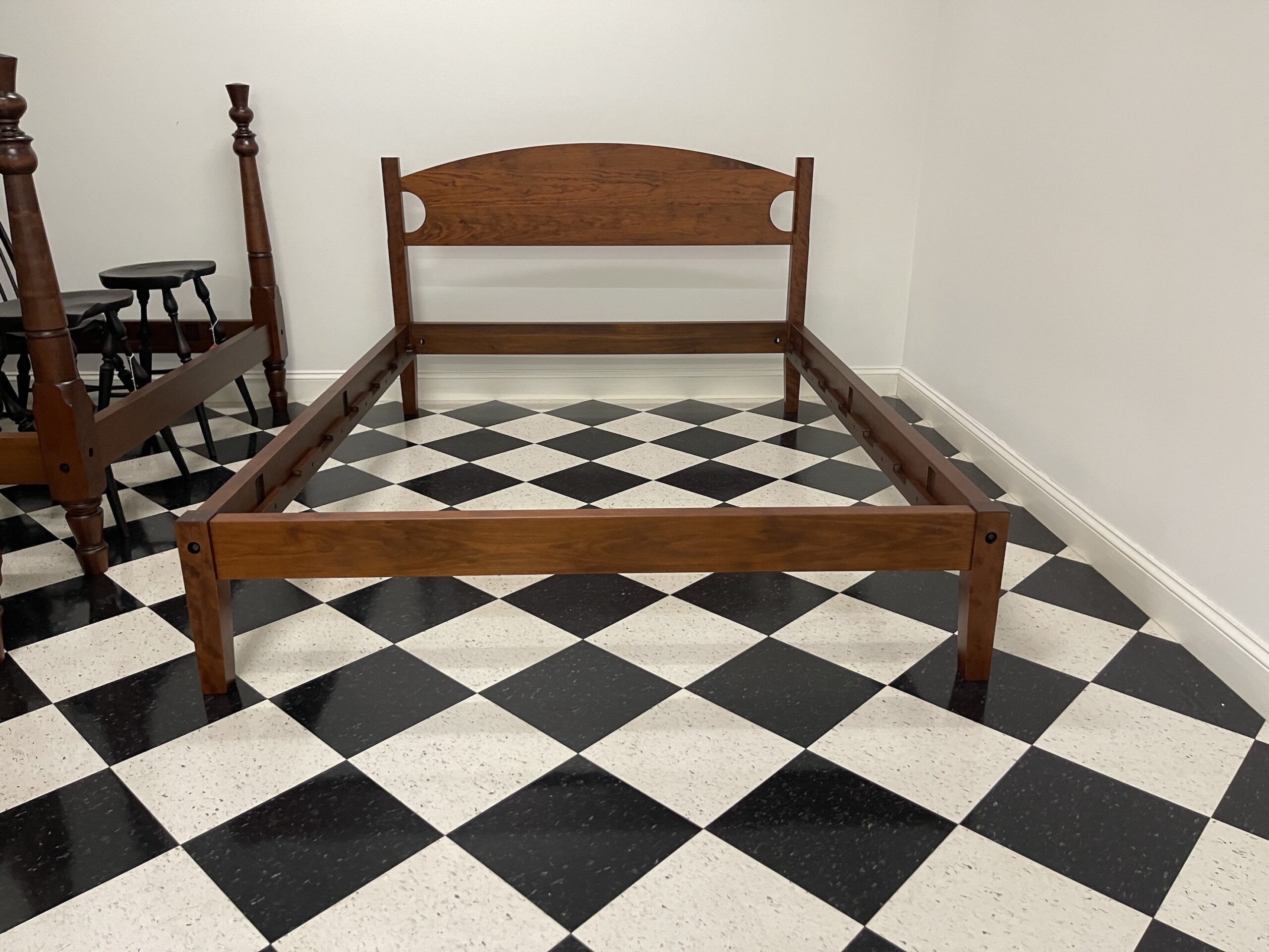 Queen Size Shaker Style Bed Image