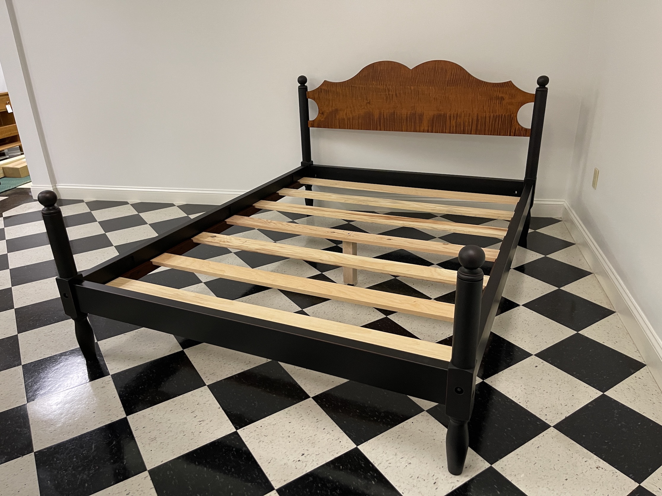 American Made Queen Size Cannonball Bed Image